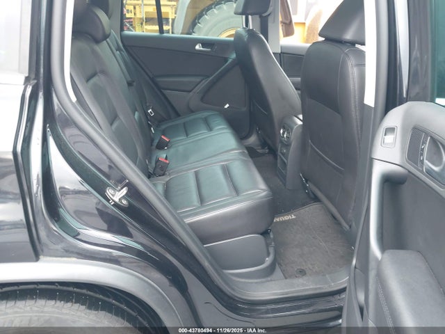 2017 Volkswagen Tiguan 2.0t Sport მანქანა იყიდება აუქციონზე, vin: WVGTV7AX2HW504606, აუქციონის ნომერი: 43780494