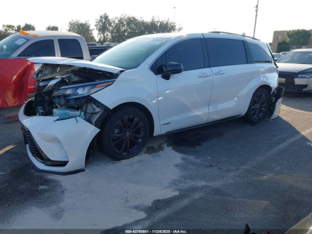 2021 TOYOTA SIENNA 5TDDRKEC8MS016097 Photo 1