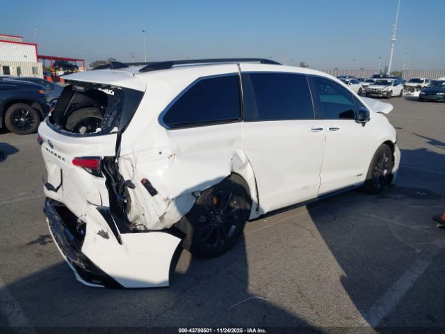 2021 TOYOTA SIENNA 5TDDRKEC8MS016097 Photo 3