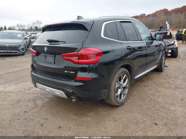 2021 BMW X3 5UXTY5C0XM9E39935 Photo 3