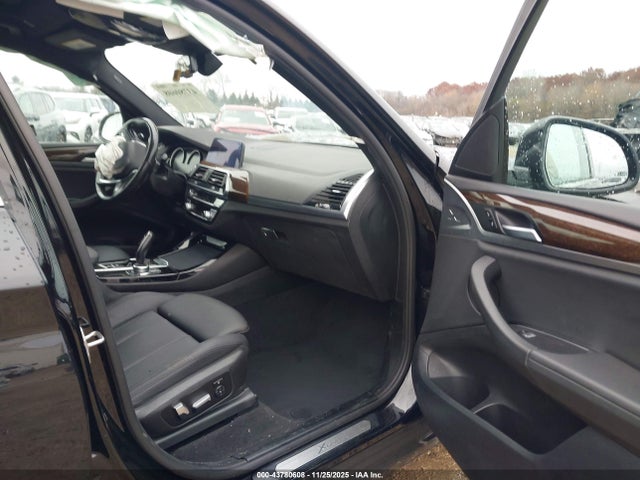 2021 BMW X3 5UXTY5C0XM9E39935 Photo 4