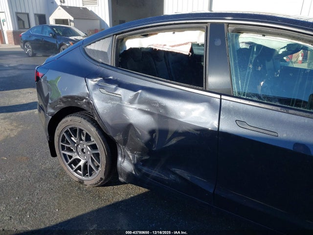 2025 TESLA MODEL 3 5YJ3E1EA4SF062494 Photo 5