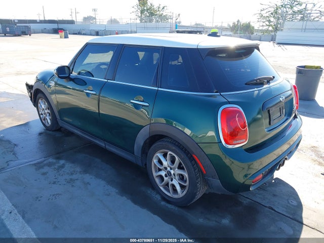 2016 MINI HARDTOP WMWXU3C51G2B67431 Photo 2