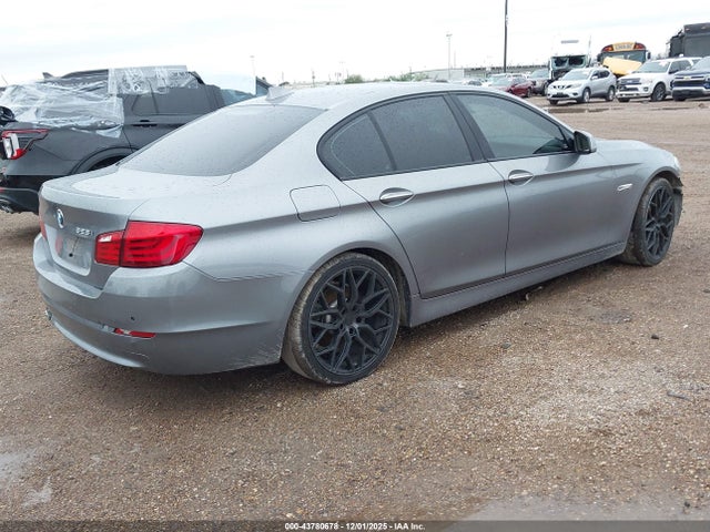 2012 BMW 528I WBAXG5C57CDX04897 Photo 3