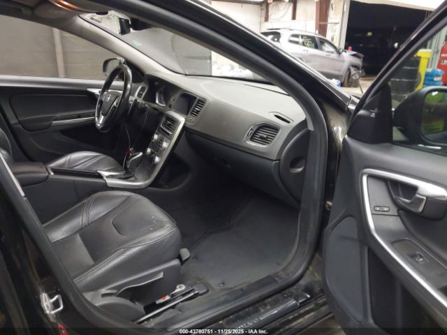 2018 VOLVO S60 YV126MFLXJ2450710 Photo 4