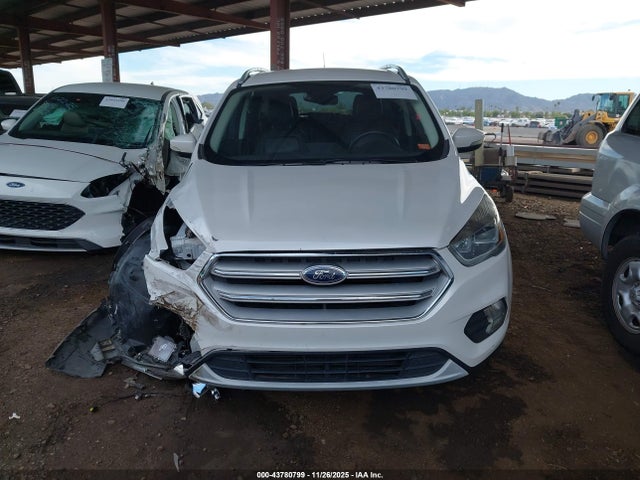 1FMCU0J93KUC27852 Ford Escape Titanium
