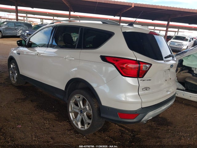 1FMCU0J93KUC27852 Ford Escape Titanium