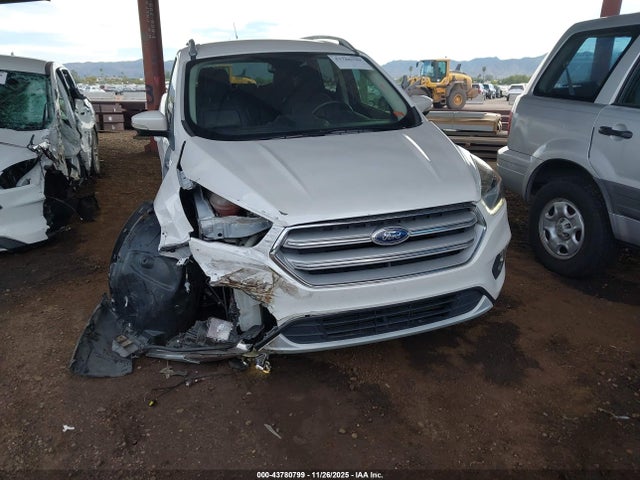 1FMCU0J93KUC27852 Ford Escape Titanium