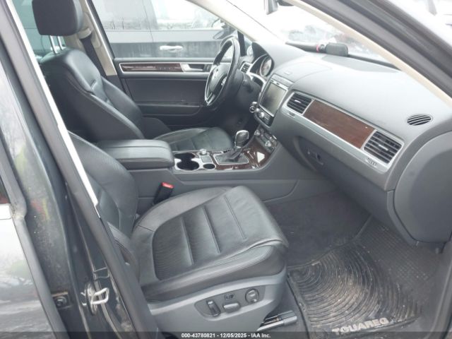 2016 VOLKSWAGEN TOUAREG WVGEF9BP8GD009515 Photo 4