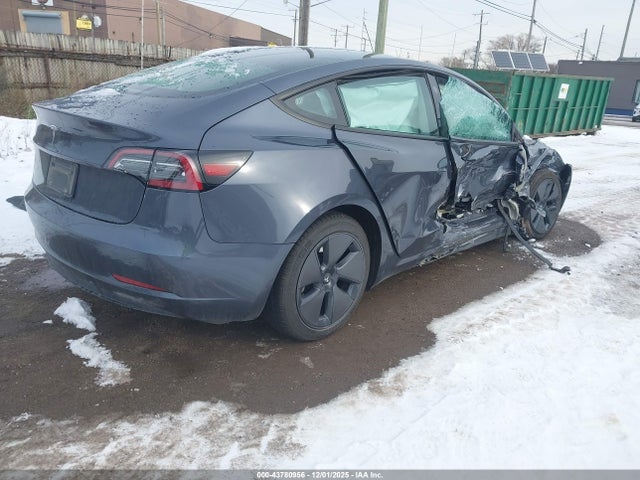 2023 TESLA MODEL 3 5YJ3E1EA2PF695695 Photo 3