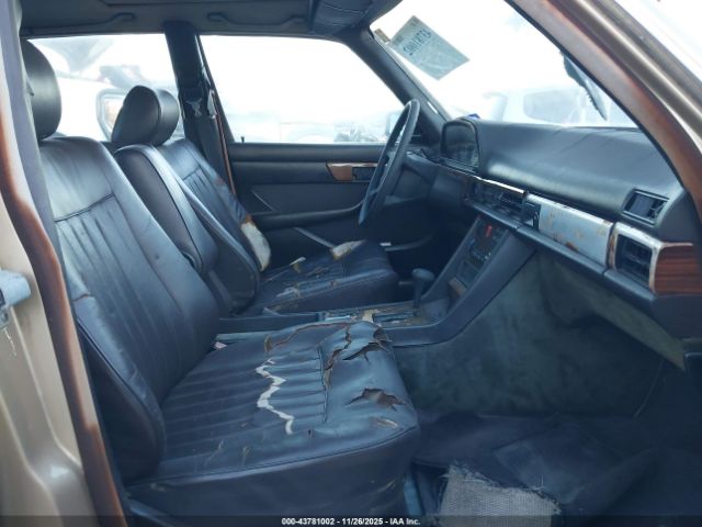 1983 MERCEDES-BENZ 300 WDBCB20A4DB040070 Photo 4