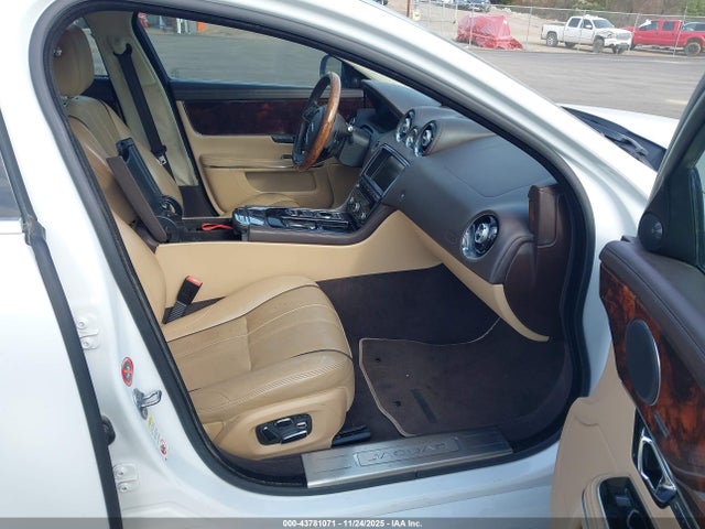 2014 JAGUAR XJ SAJWA2GZ0E8V62448 Photo 4