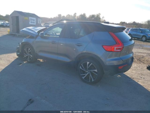 2019 VOLVO XC40 YV4162XZ8K2004241 Photo 2