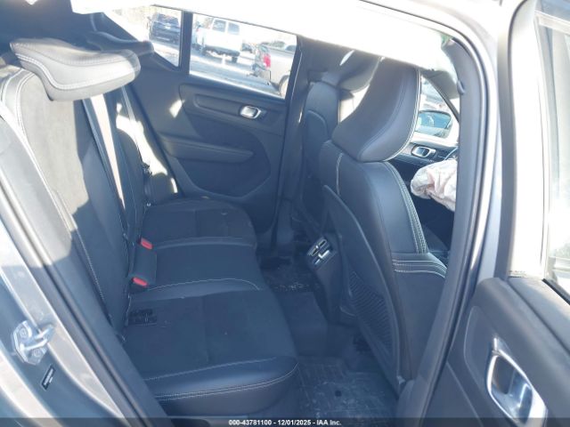 2019 VOLVO XC40 YV4162XZ8K2004241 Photo 7