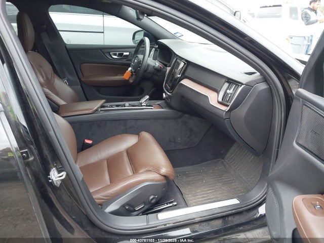 2022 VOLVO S60 7JRL12TLXNG160544 Photo 4