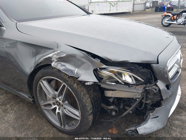 Mercedes-Benz E 300 2018 WDDZF4JB8JA406137 Image 17