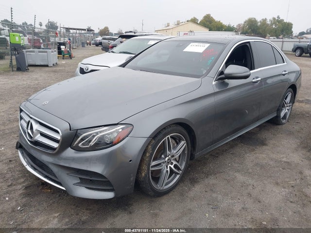 Mercedes-Benz E 300 2018 WDDZF4JB8JA406137 Image 2