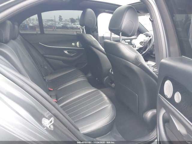 WDDZF4JB8JA406137 Mercedes-Benz E 300
