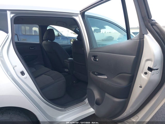2024 NISSAN LEAF 1N4CZ1CV0RC554897 Photo 7