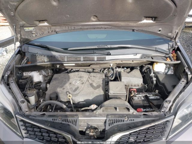 2018 TOYOTA SIENNA 5TDXZ3DC0JS924642 Photo 9