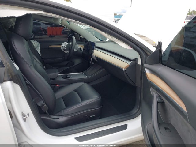 2021 TESLA MODEL 3 5YJ3E1EB7MF001751 Photo 4