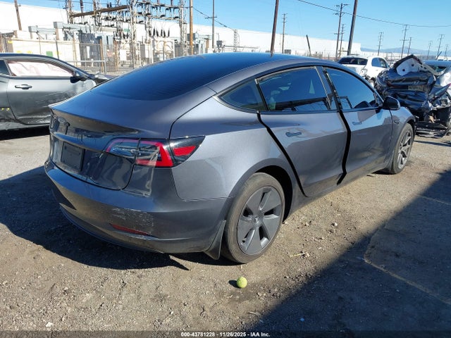 2023 TESLA MODEL 3 5YJ3E1EAXPF561386 Photo 3