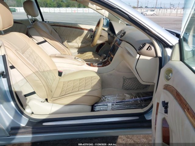2008 MERCEDES-BENZ CLK 350 WDBTK56FX8T096969 Photo 4
