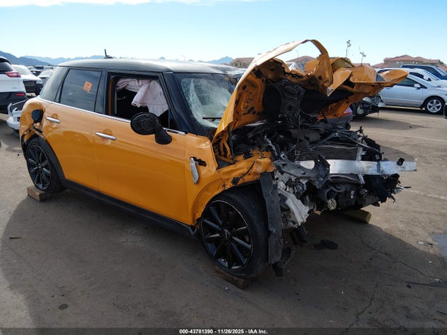 2016 MINI HARDTOP WMWXU3C53G2D28717 Photo 0