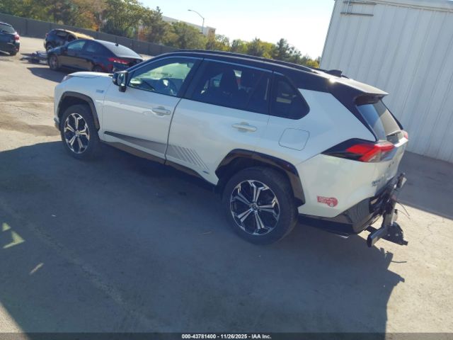2022 TOYOTA RAV4 PRIME JTMEB3FV0ND107621 Photo 2