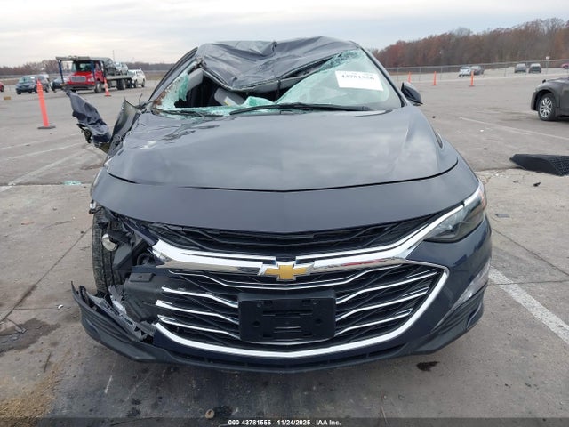1G1ZD5STXSF139075 Chevrolet Malibu Fwd 1lt