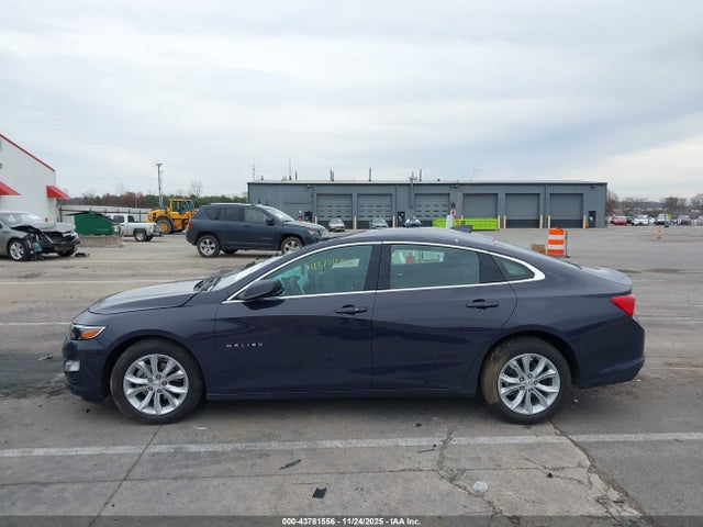 1G1ZD5STXSF139075 Chevrolet Malibu Fwd 1lt