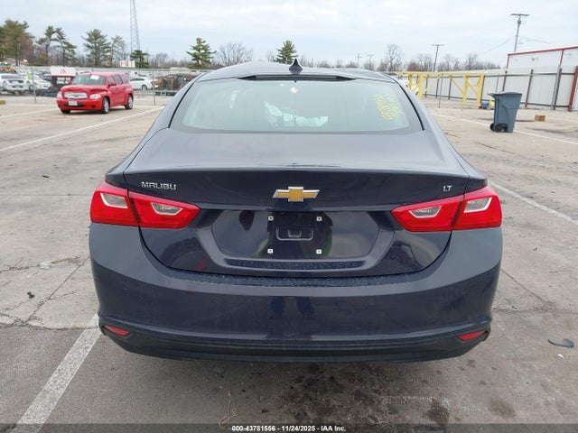1G1ZD5STXSF139075 Chevrolet Malibu Fwd 1lt