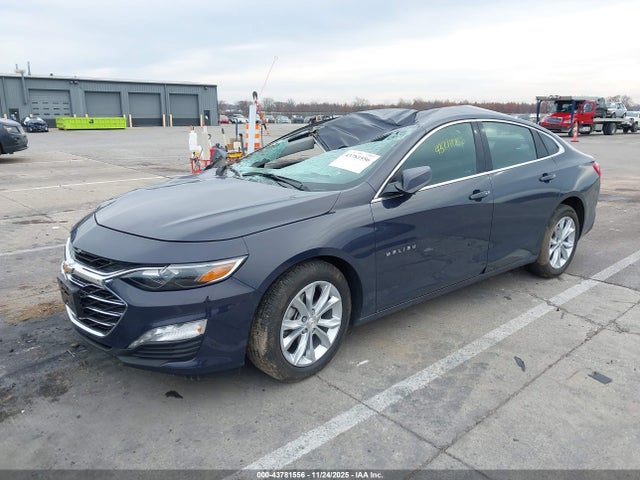 1G1ZD5STXSF139075 Chevrolet Malibu Fwd 1lt
