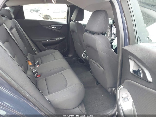 1G1ZD5STXSF139075 Chevrolet Malibu Fwd 1lt