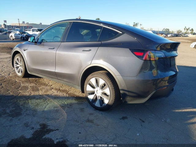 2021 TESLA MODEL Y 5YJYGDEE6MF233902 Photo 2
