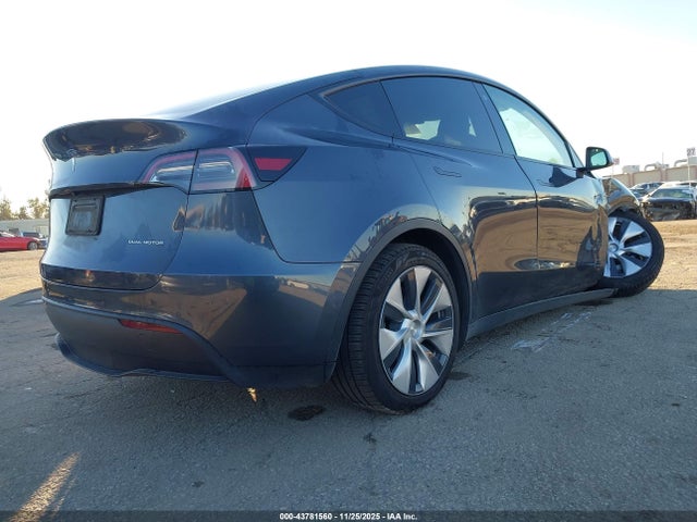 2021 TESLA MODEL Y 5YJYGDEE6MF233902 Photo 3
