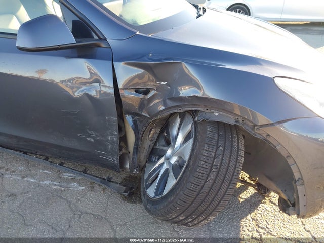 2021 TESLA MODEL Y 5YJYGDEE6MF233902 Photo 5