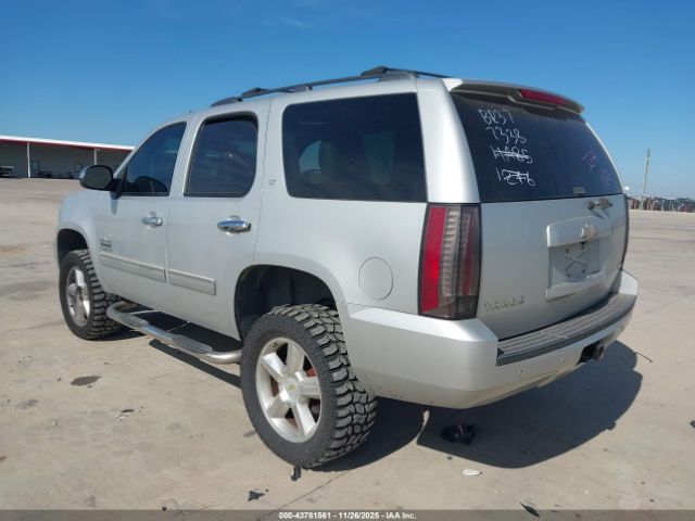 2011 CHEVROLET TAHOE 1GNSKBE05BR377338 Photo 2