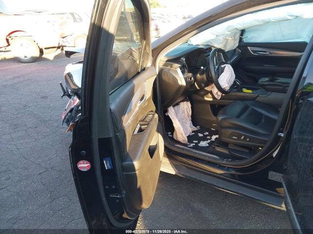 2018 CADILLAC XT5 1GYKNERS2JZ125469 Photo 4