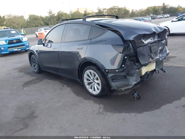2020 TESLA MODEL Y 5YJYGDEE4LF052117 Photo 2