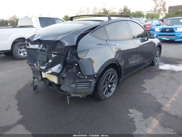 2020 TESLA MODEL Y 5YJYGDEE4LF052117 Photo 3