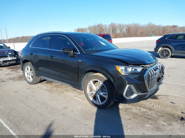 2020 AUDI Q3 WA1DECF36L1042929 Photo 0