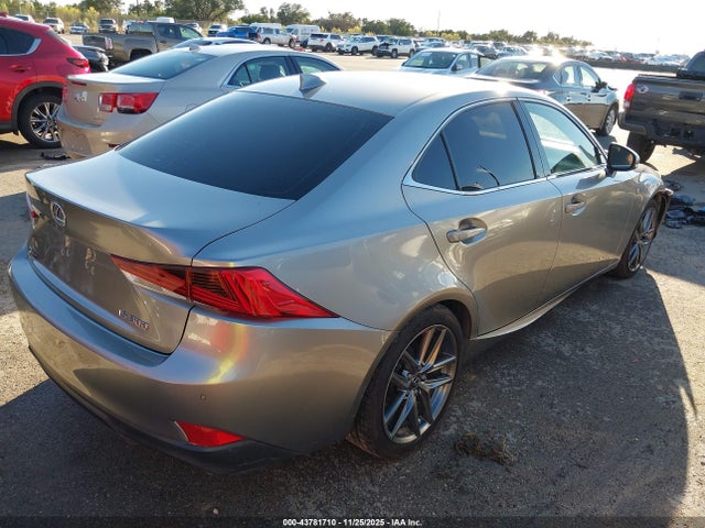 Lexus IS 300 2018 JTHBA1D22J5062302 Image 4