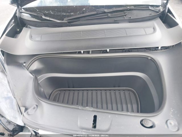 2026 TESLA MODEL Y 7SAYGDEE7TA393964 Photo 9