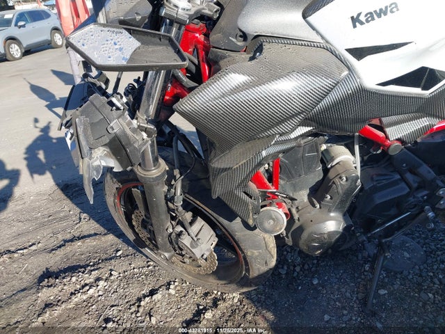 Kawasaki Z650 2022 ML5EREK16NDA58500 Image 15