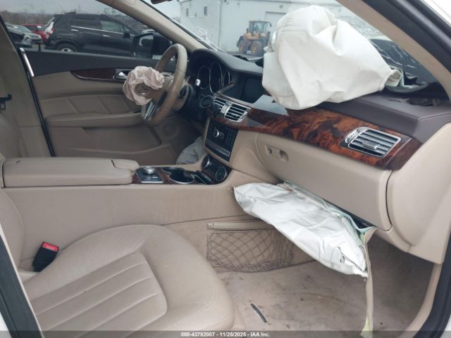 2012 MERCEDES-BENZ CLS 550 WDDLJ7DB6CA028548 Photo 4
