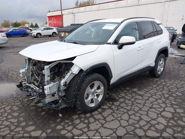 Toyota Rav4 Xle 2020 2T3W1RFV5LC053423 Image 2
