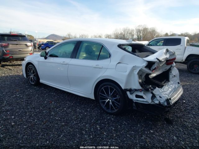 2022 TOYOTA CAMRY 4T1G11AK8NU689847 Photo 2