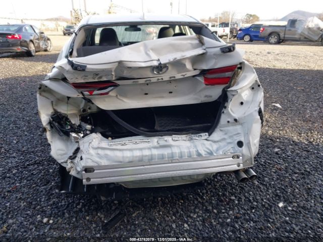 2022 TOYOTA CAMRY 4T1G11AK8NU689847 Photo 5