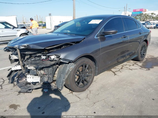 Продаж на аукціоні авто 2015 Chrysler 200 Lx, vin: 1C3CCCFB5FN624357, номер лоту: 43782189